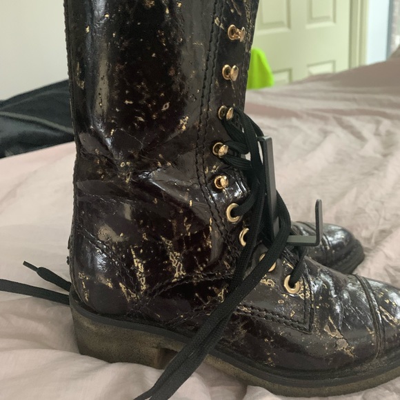 CHANEL?? Yep!! Lace-up boots - Picture 2 of 7